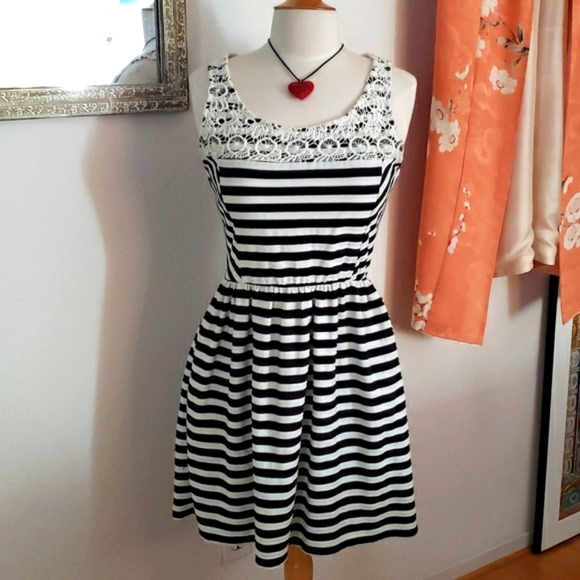 Anthropologie x Maison Jules Lace/Striped Dress Size Medium - Picture 15 of 16
